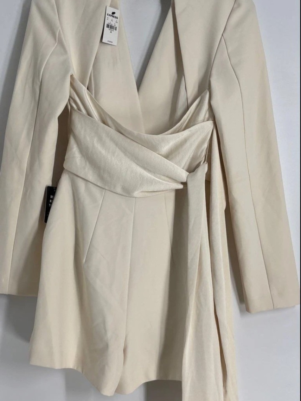 Express Ivory Long Sleeve Open Back Celebration Blazer 1 pc Shorts Romper Sz 00